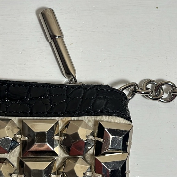 Burberry Small Fabric Clutch With Large Silver Stufs And Leather Detail - Picture 5 of 5